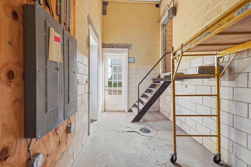 More Photos Of 13175 Washington Springs Winery Ln, Smithsburg Flex For Lease