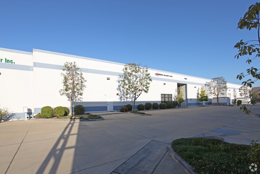 More Photos Of 1656 W Orange Grove Ave, Pomona Warehouse For Lease