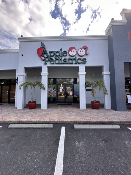 More Photos Of 7785 Davis Blvd, Naples Unknown For Lease