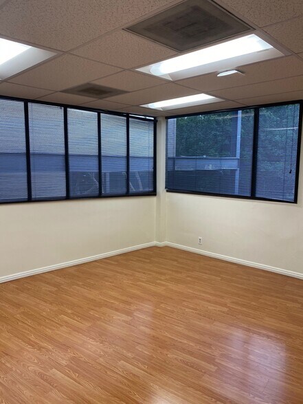 More Photos Of 4520 Wilshire Blvd, Los Angeles Office For Lease
