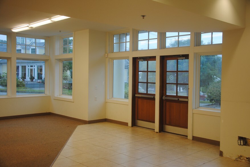 More Photos Of 96 Depot St, Manchester Center Freestanding For Lease