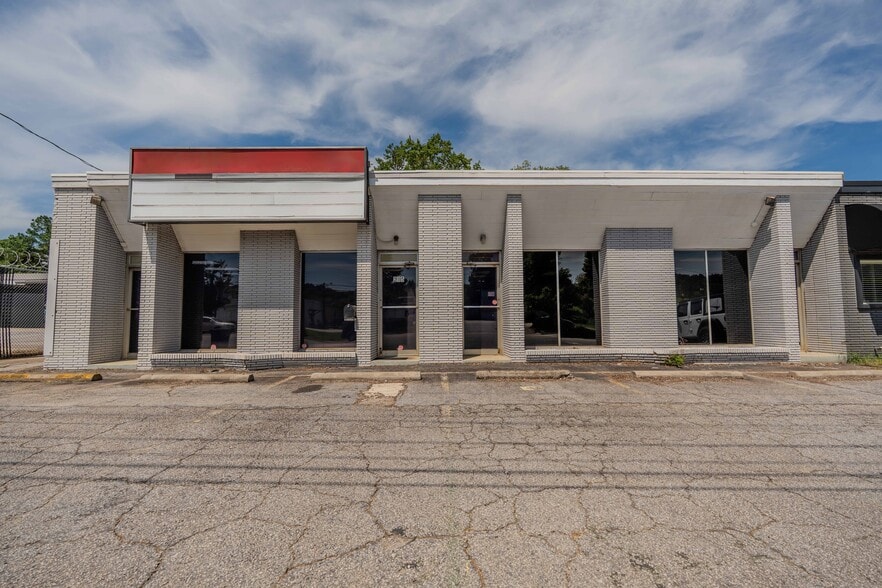 More Photos Of 215 N Pleasantburg Dr, Greenville Office For Sale