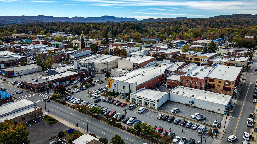More Photos Of 317 N King St, Hendersonville Medical For Sale