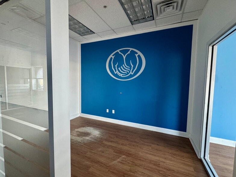 More Photos Of 19413 Jingle Shell Way, Lewes Storefront Retail Office For Lease