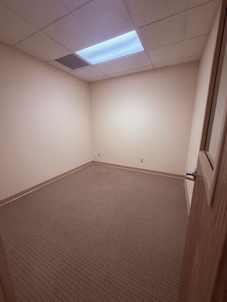 More Photos Of 15435 Gleneagle Dr, Colorado Springs Medical For Lease