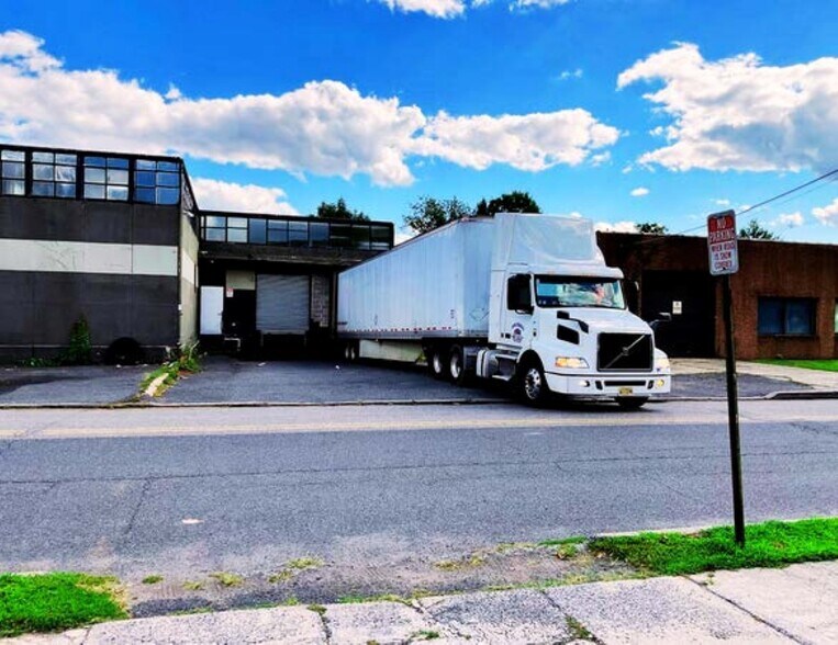 More Photos Of 333 Monroe Ave, Kenilworth Manufacturing For Lease