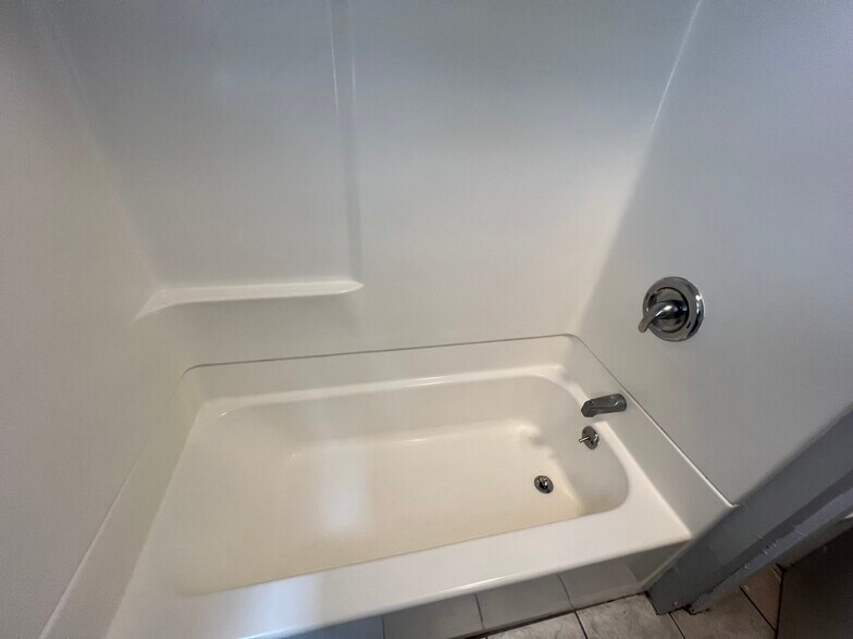 More Photos Of 2403 Louella Ave, Venice Apartments For Sale