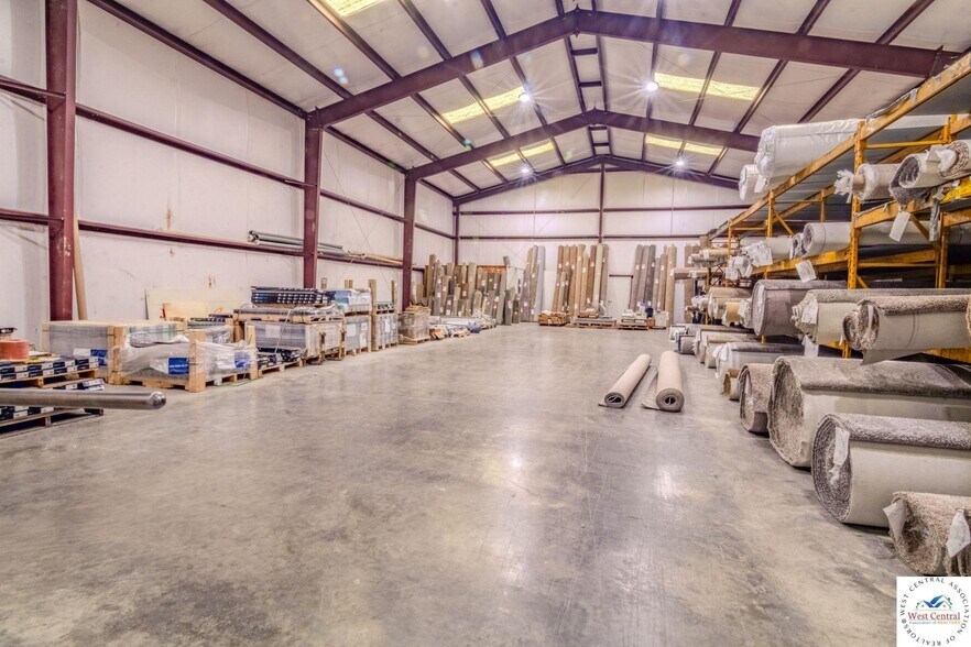 More Photos Of 8559 MO-13, Clinton Flex For Sale