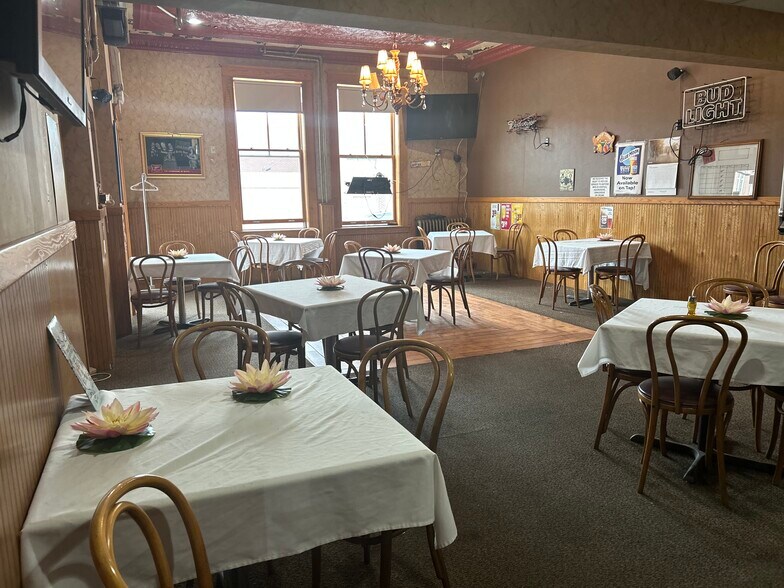 More Photos Of 102 Elkader St, Strawberry Point Hotel For Sale