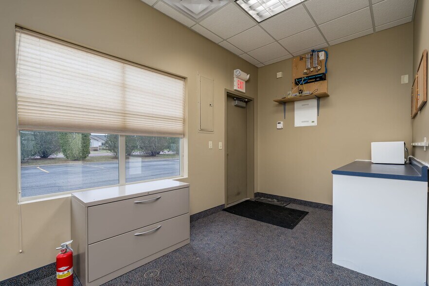 More Photos Of 120 Augusta Ct N, Mankato General Retail For Sale