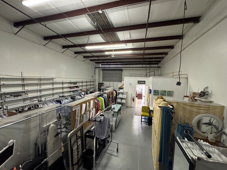 More Photos Of 6399 N 142nd Ave, Clearwater Warehouse For Lease
