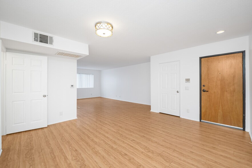 More Photos Of 4434 Fulton Ave, Sherman Oaks Apartments For Sale