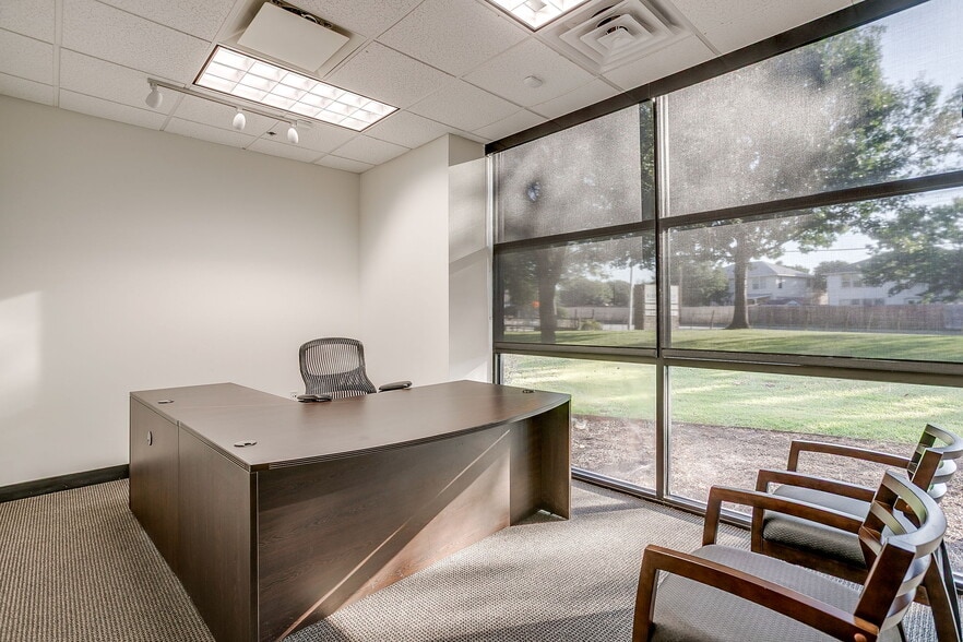More Photos Of 3262 Chapel Creek Blvd, Fort Worth Office For Lease