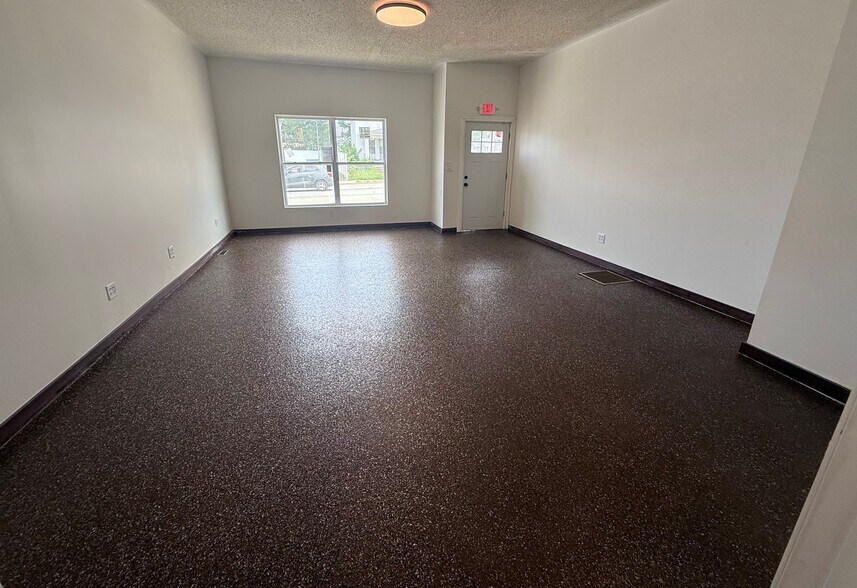 More Photos Of 100-102 N Ohio St, Aurora Storefront Retail Residential For Sale