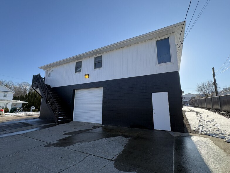 Primary Photo Of 9 Esther St, Throop Specialty For Lease