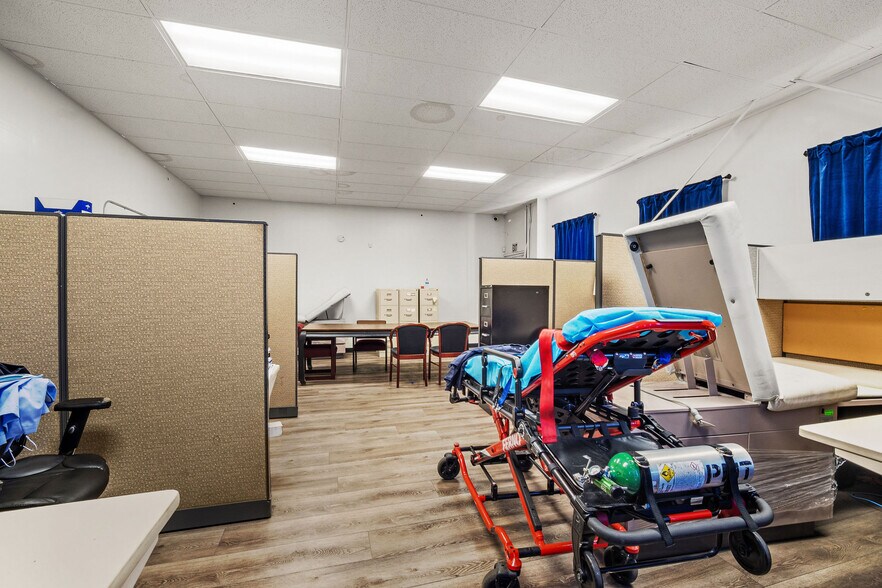 More Photos Of 484 E Redlands Blvd, San Bernardino Auto Repair For Sale