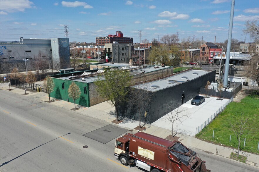 More Photos Of 2516-2522 W Madison St, Chicago Warehouse For Sale