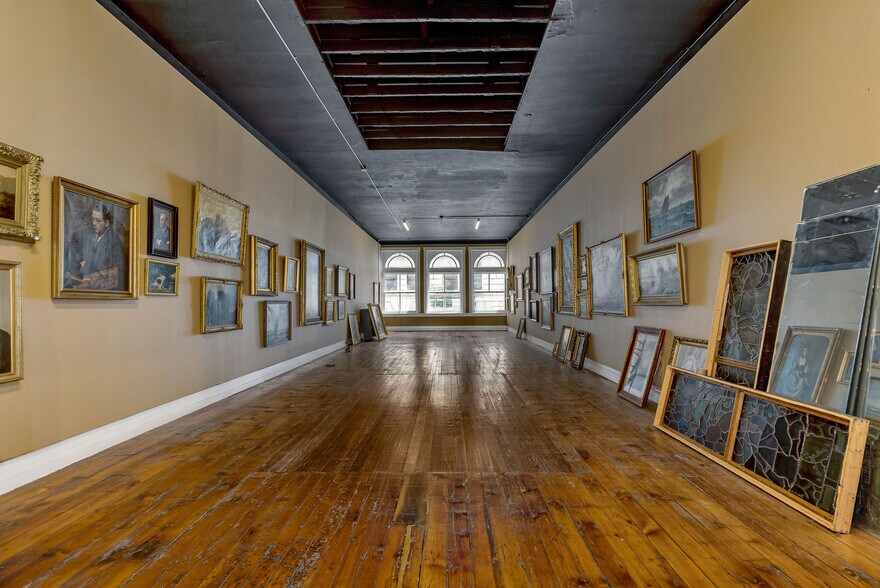 More Photos Of 6 W 4th St, Cincinnati Storefront Retail Office For Sale