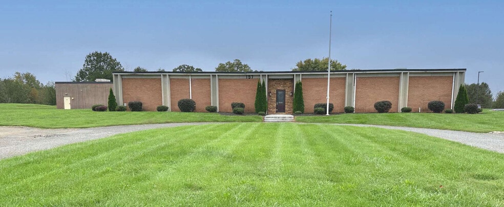 More Photos Of 157 Industrial Dr, King Warehouse For Lease