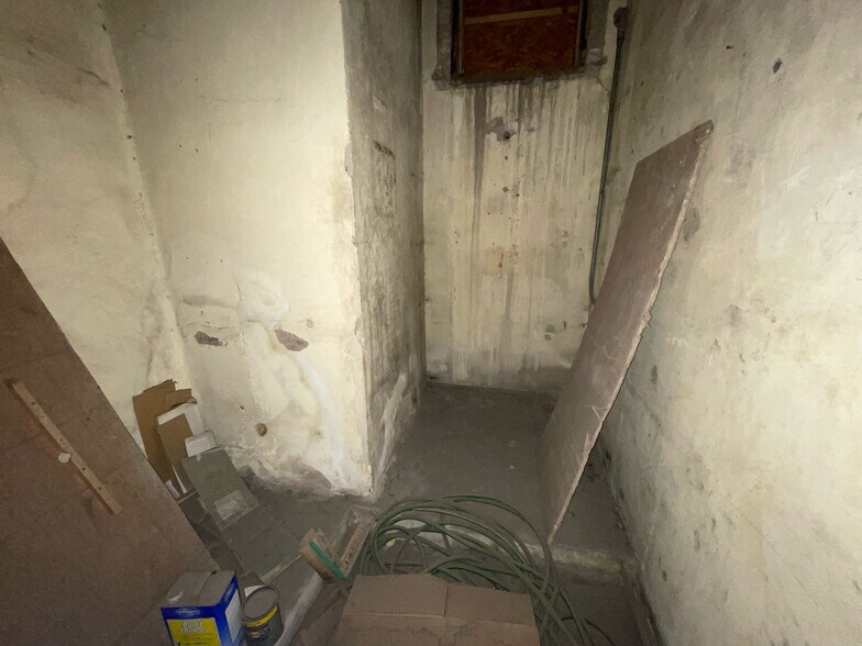 More Photos Of , Laredo General Retail For Sale