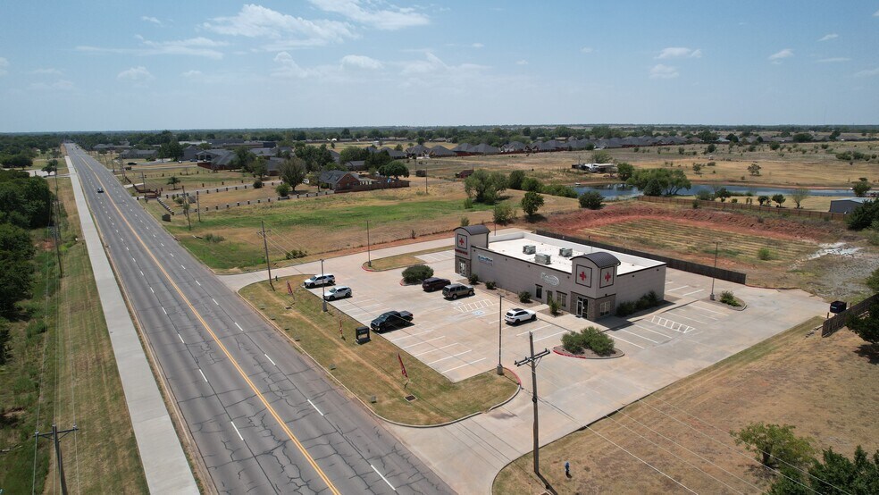 More Photos Of 1315 Chisholm Trail Pky, Duncan Medical For Sale