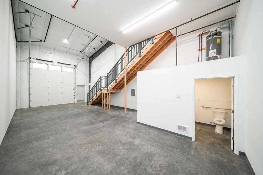 More Photos Of 1708 Carolina St, Bellingham Warehouse For Lease