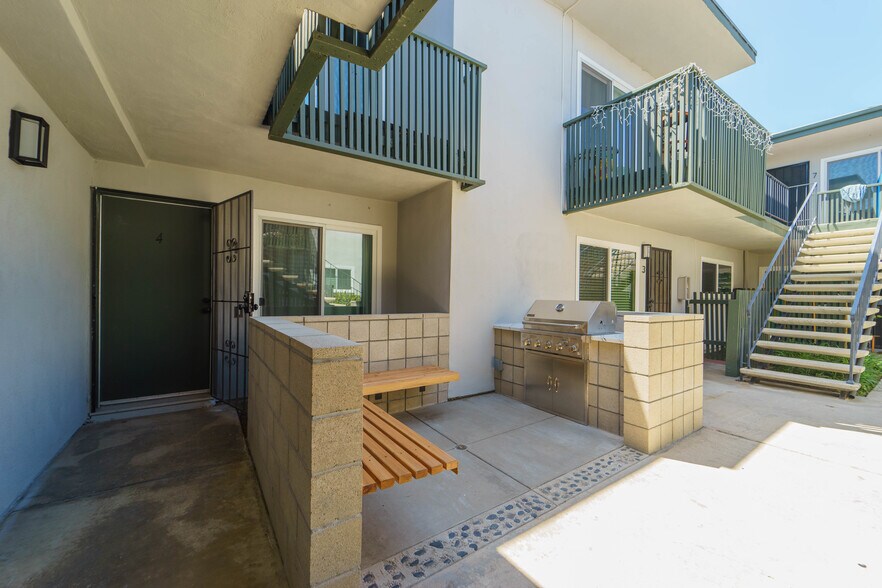 More Photos Of 3167 Landis St, San Diego Apartments For Sale