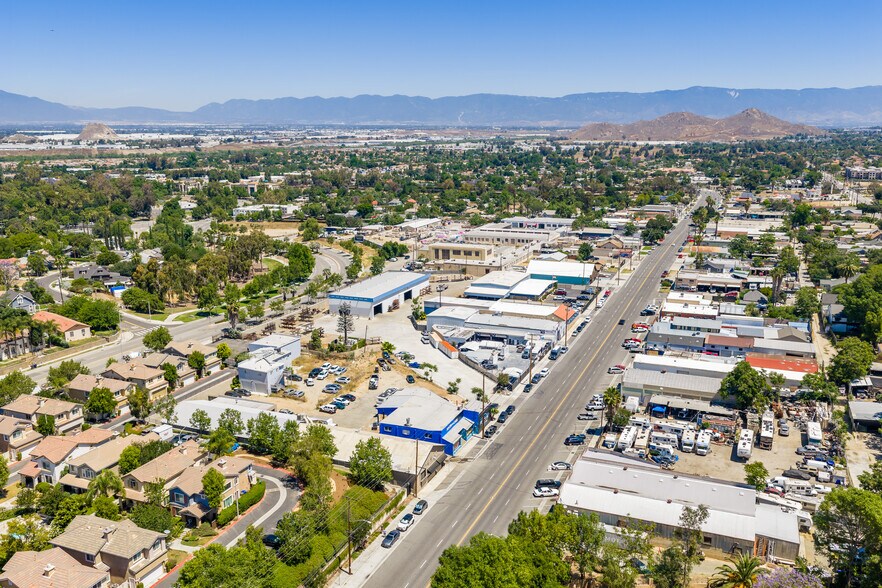 More Photos Of 2879 Main St, Riverside Warehouse For Sale