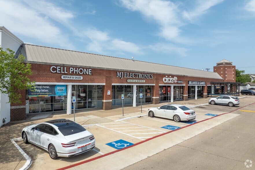 More Photos Of 2661 Midway Rd S, Carrollton Showroom For Lease