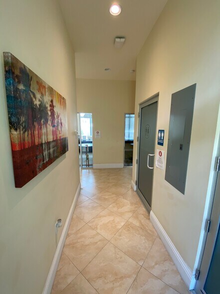 More Photos Of 9141 Overseas Hwy, Marathon Office For Lease