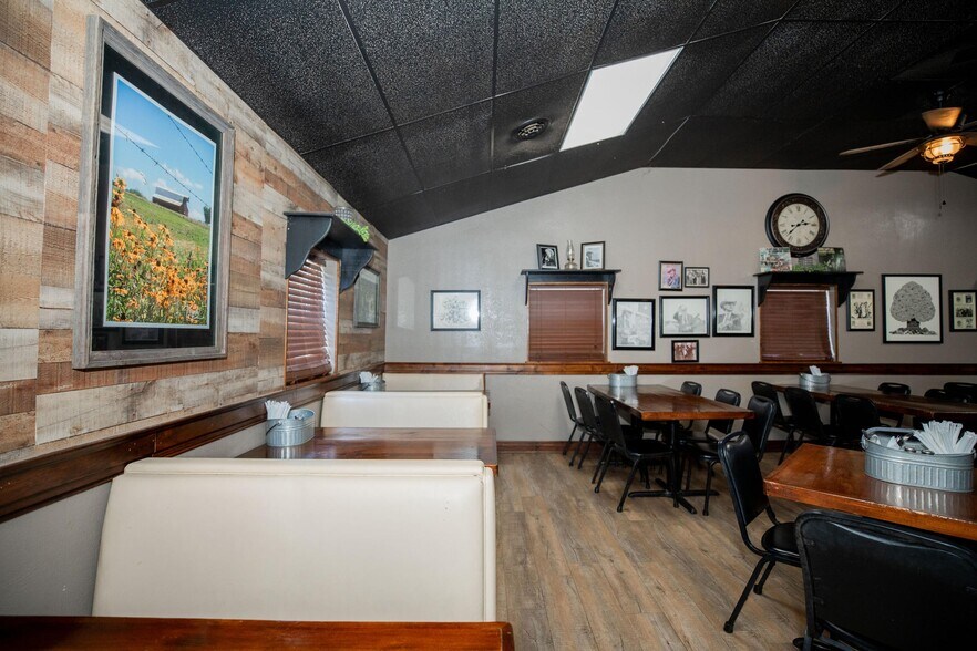 More Photos Of 105 Margaret Speight, Dadeville Restaurant For Sale