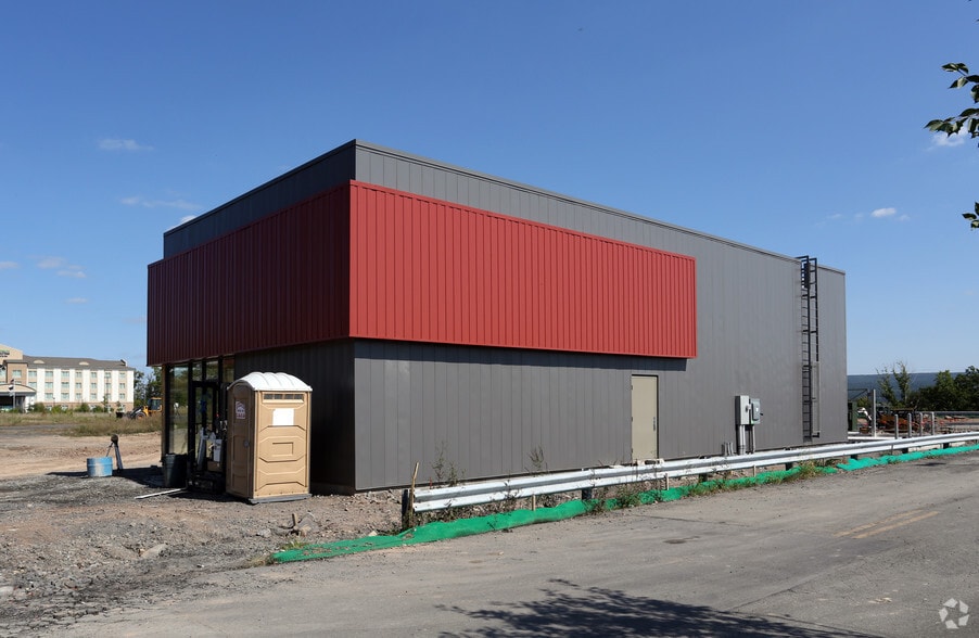 More Photos Of 1245 Commerce Blvd, Dickson City Fast Food For Sale