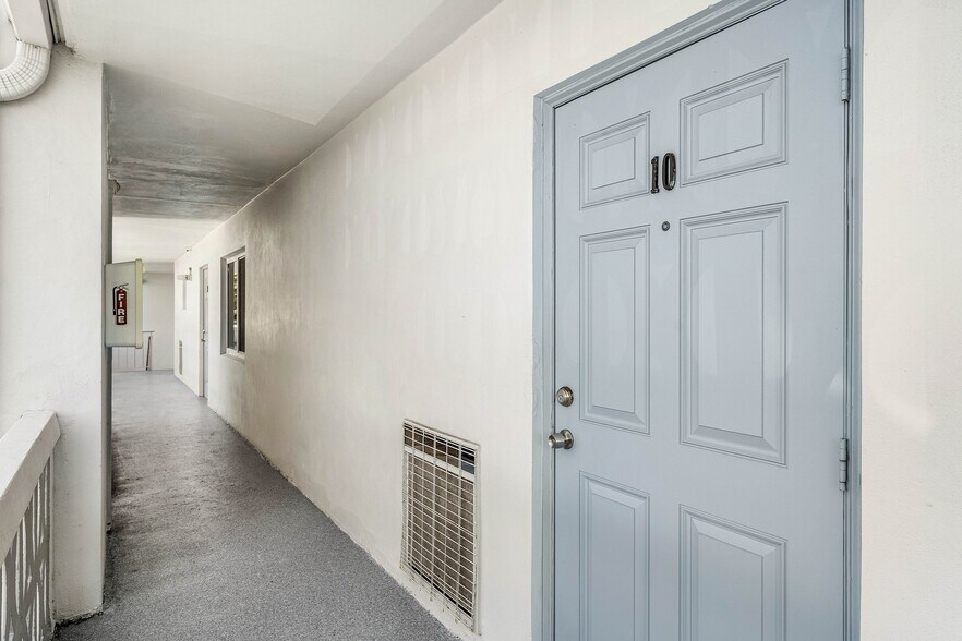 More Photos Of 628 Southwind Cir, North Palm Beach Apartments For Sale