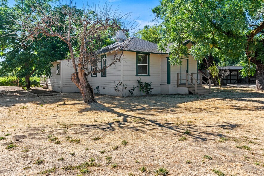 More Photos Of 700 Ford Rd, Ukiah Land For Sale