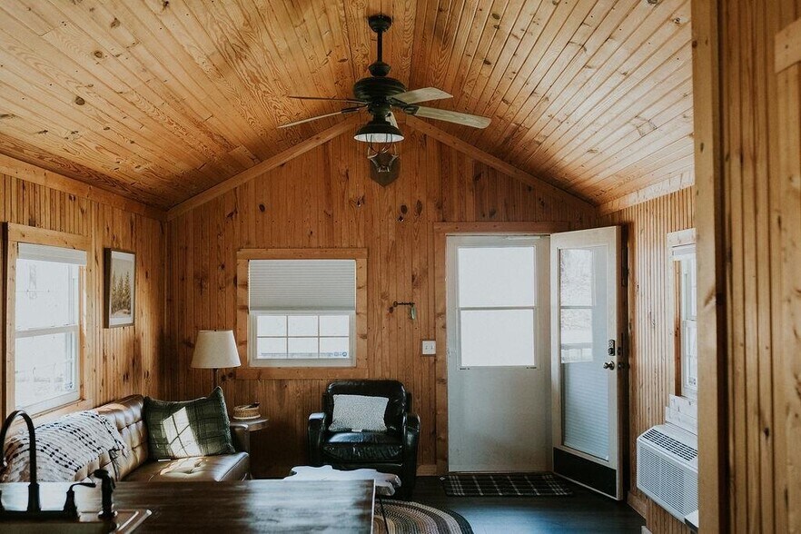 More Photos Of 896 Wilderness Rd, Mammoth Cave All Leisure For Sale