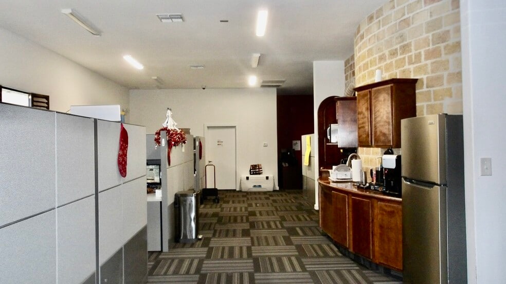 More Photos Of 1906 E Tyler Ave, Harlingen Loft Creative Space For Sale