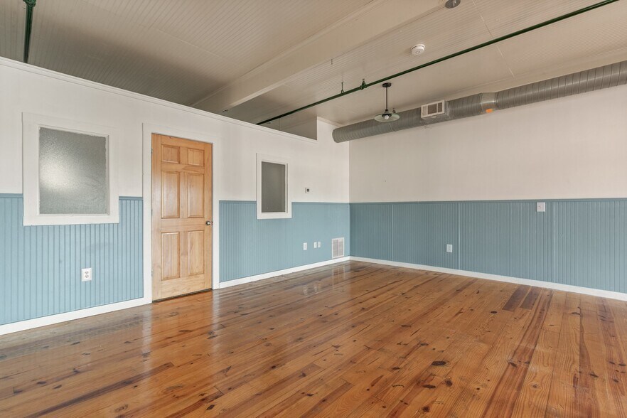 More Photos Of 116-118 N Main St, Sand Springs Storefront Retail Residential For Sale