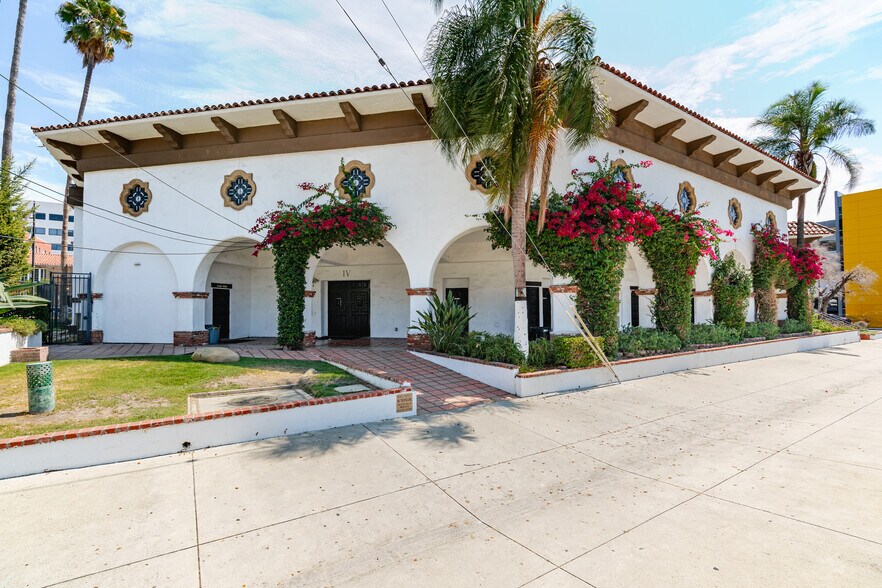 More Photos Of 333 E Colorado St, Glendale Unknown For Lease