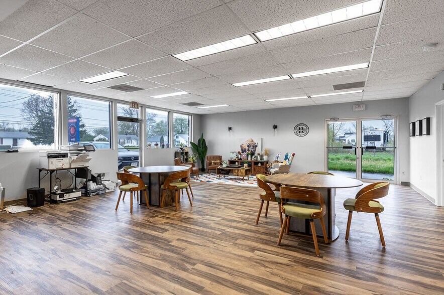 More Photos Of 6640 Lincoln Ave, Lockport Freestanding For Sale