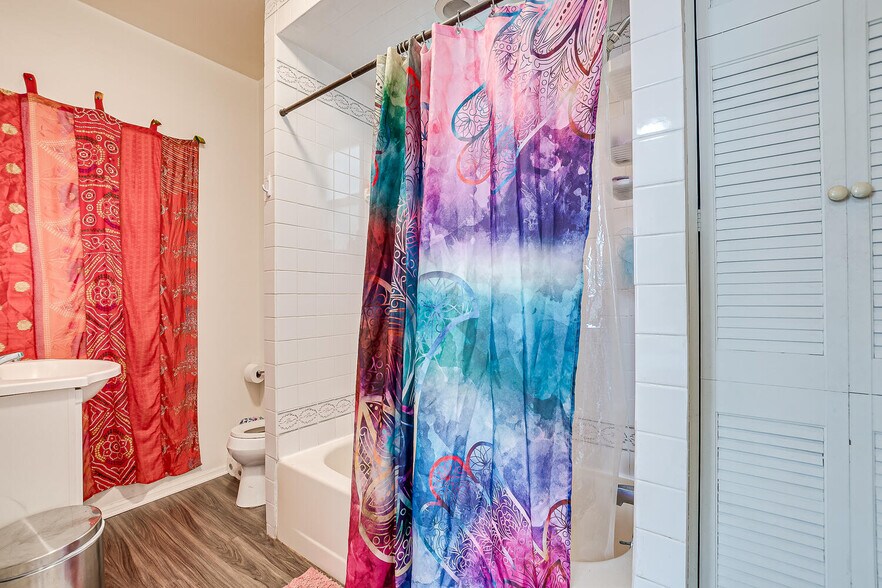 More Photos Of 173 Hamilton St, New Brunswick Specialty For Sale