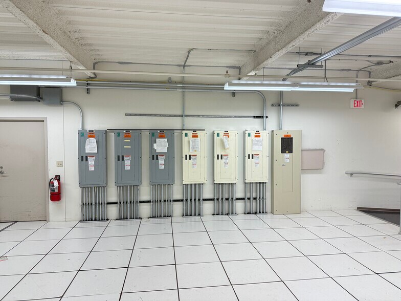 More Photos Of D Overlook Point, Lincolnshire Industrial For Lease
