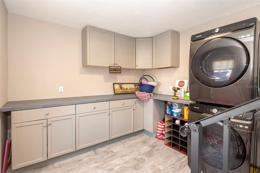 More Photos Of 403 Herbert St, Port Orange Specialty For Sale