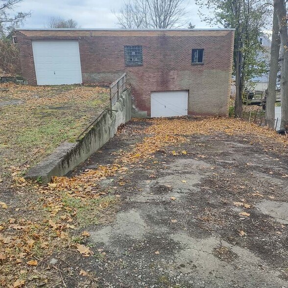 Primary Photo Of 41 Howard Ave, Binghamton Office Residential For Lease