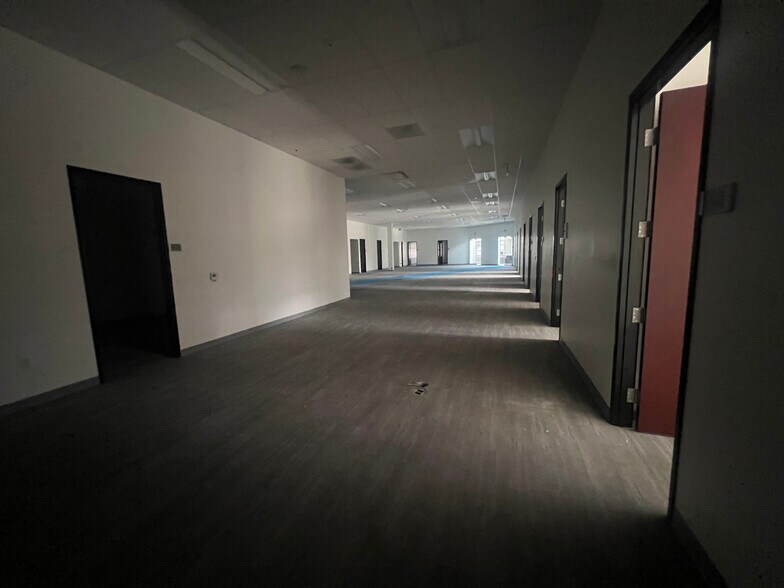 More Photos Of 5555 Ontario Mills Pky, Ontario Warehouse For Sale