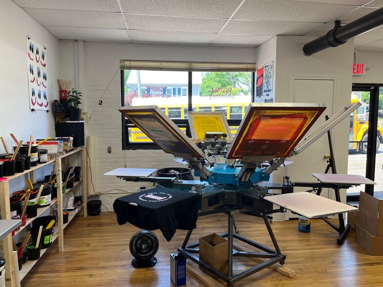 More Photos Of 26 Fitch St, Norwalk Warehouse For Lease