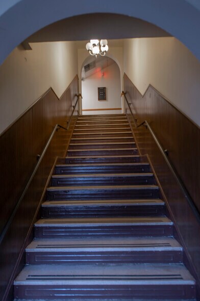 More Photos Of 39 Park Pl, Englewood Office For Lease