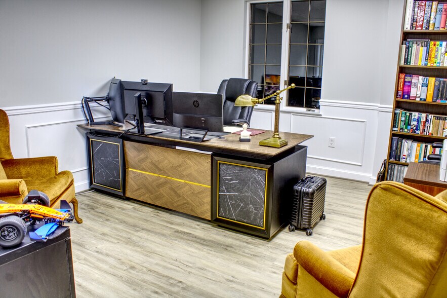 More Photos Of 10521 Judicial Dr, Fairfax Medical For Sale