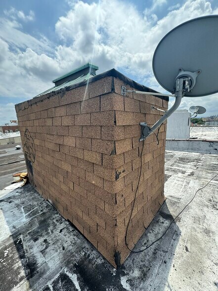 More Photos Of 902 West St, Union City Multifamily For Sale