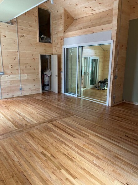 More Photos Of 1440 Woodmont Ln, Atlanta Loft Creative Space For Sale
