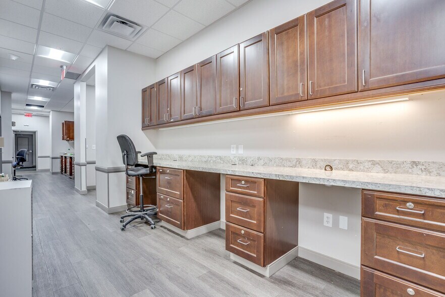 More Photos Of 2225 Vatican Ln, Dallas Medical For Sale